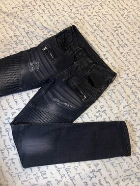 BALMAIN Jeans, another world experience.